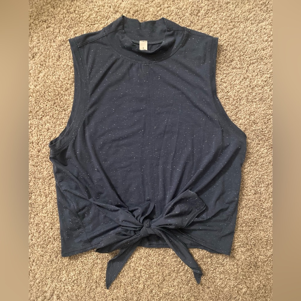 Lululemon front tie mock neck tank - size 6